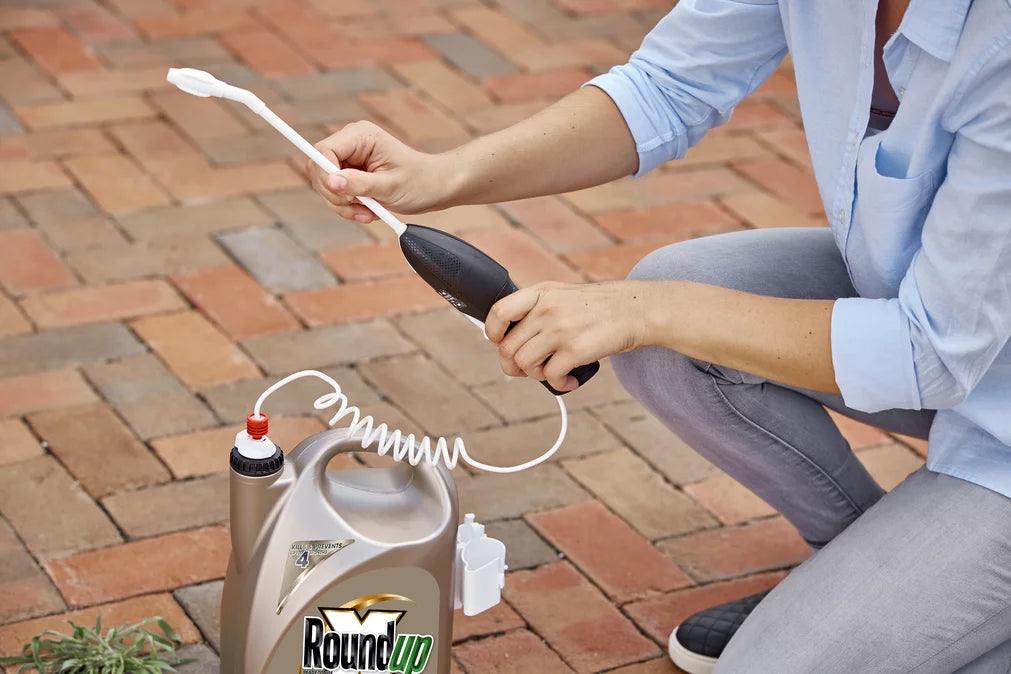 Roundup Ready-to-Use Extended Control Weed & Grass Killer Plus Weed Preventer  with Comfort Wand, 1.33 gal.